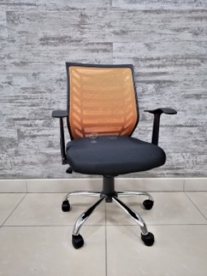 Кресло Barneo K-138 для персонала (черная ткань оранжевая сетка) в Нижневартовске - niznevartovsk.mebel-74.com | фото